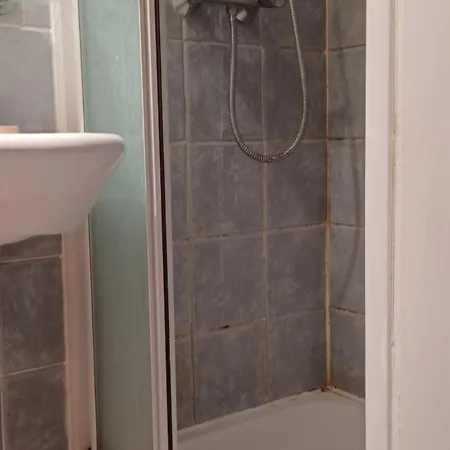 Charming 2-room, Close To Metro Appartement *